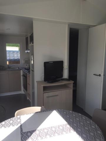 Mobile-Home 100M Plage Utah Mme Surget 圣玛丽-迪蒙 外观 照片